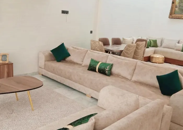 Elegant Duplex Avec Deux Piscines Et Une Vue Magnifique